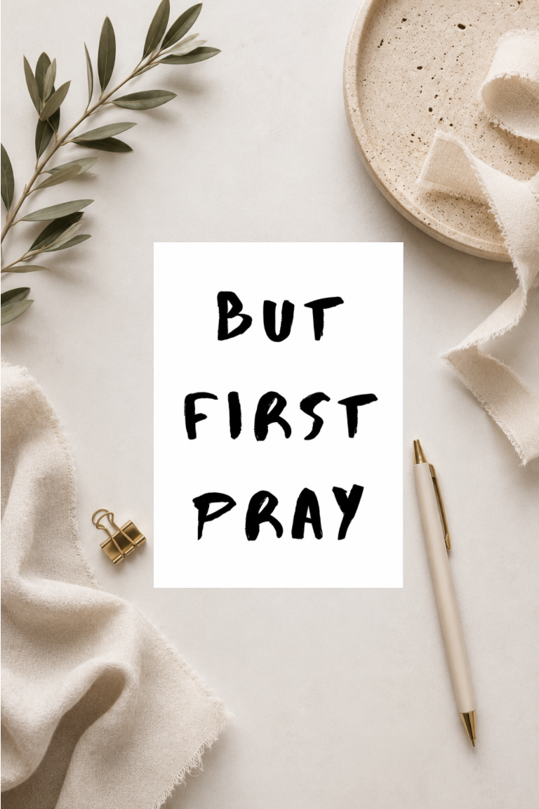 christliche Postkarte A6 - But first pray